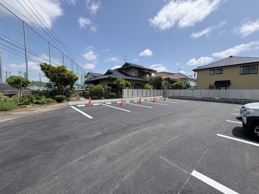 熊工グラウンド横駐車場